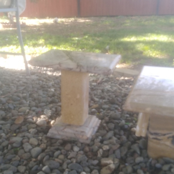 Low top marable table with a small marable stand - Picture 2 of 2